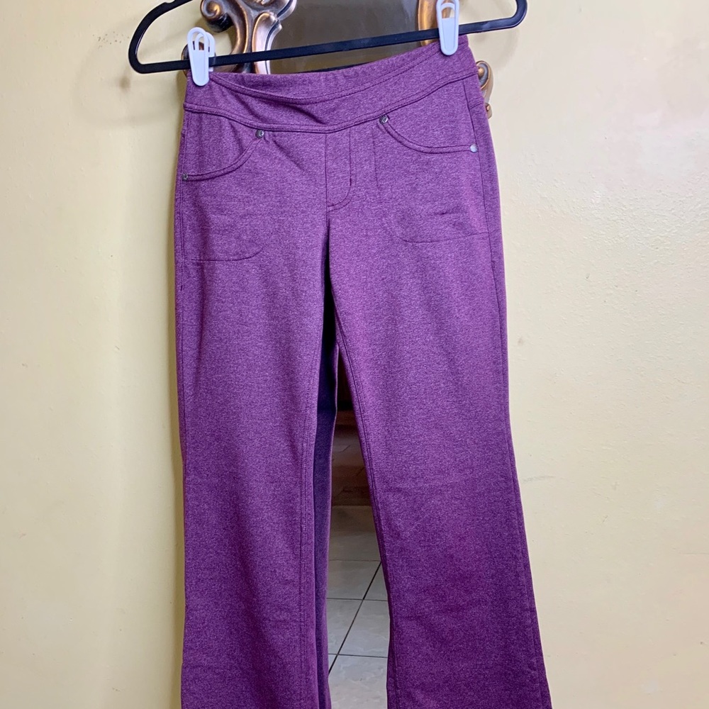 SOLD Athleta Bettona Classic HikingPants Berry XXS
